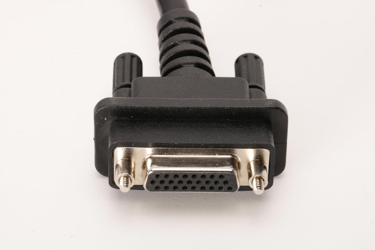 Front view of the 26-pin female connector on the Wirenest MDI2 cable